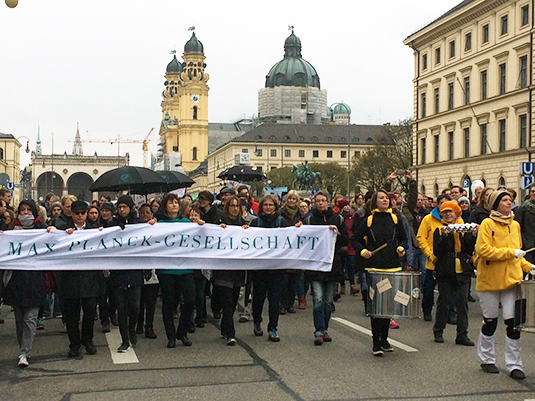 Marchers in Science March